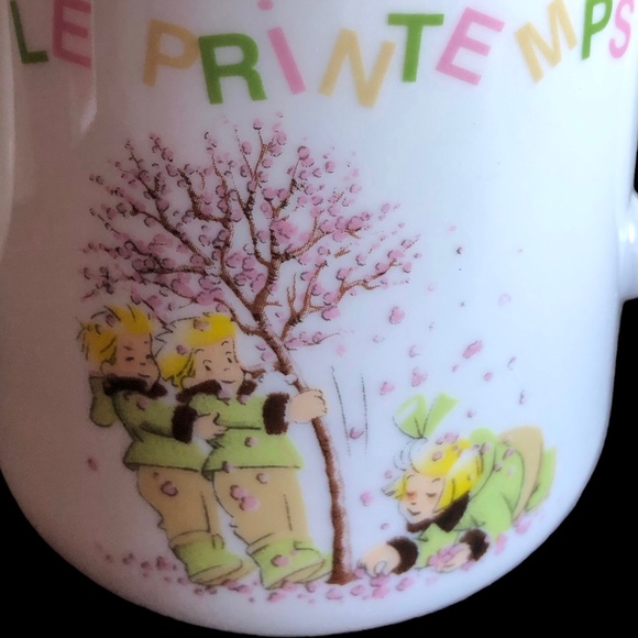 Guy Degrenne The Triplets Spring Porcelain Cup w/Double Handles - Picture 2 of 4